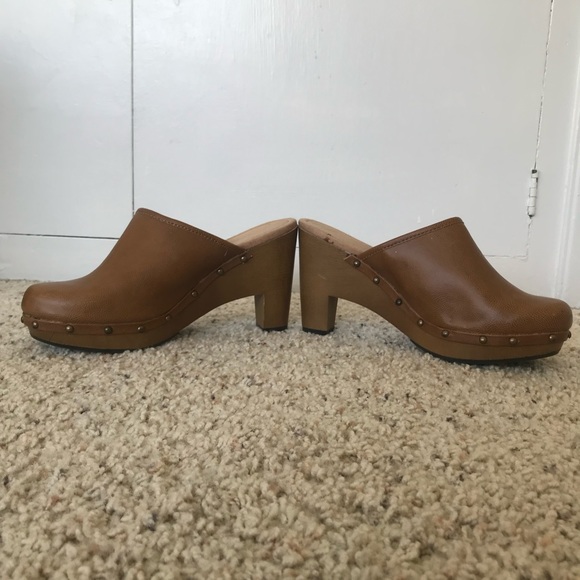 Old Navy Clogs - Picture 3 of 8